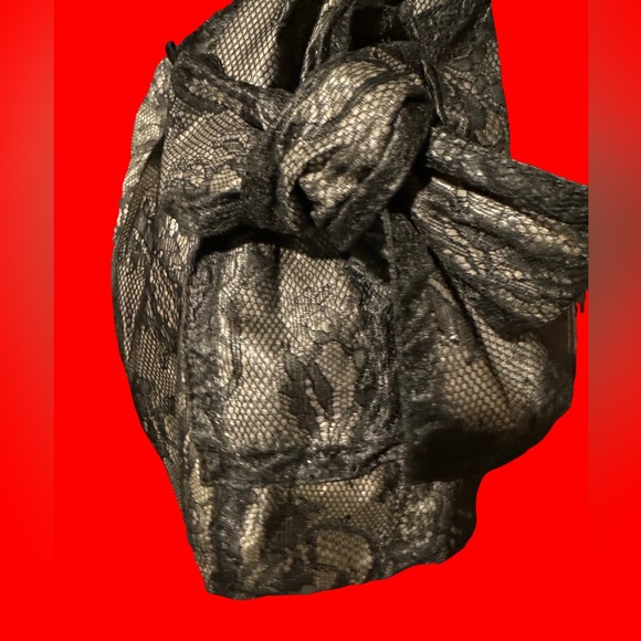 Valentino Garavani Black/Beige Lace Nuage Bow Medium Hobo Tote NWT RARE FIND - Picture 2 of 16